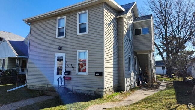 Building Photo - rr1820 Unit 1820 Rental
