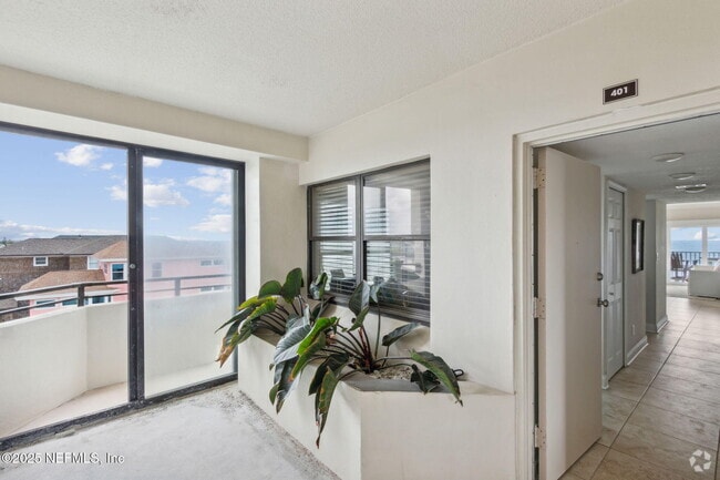 Building Photo - 1901 1st St N Unit 401 Rental