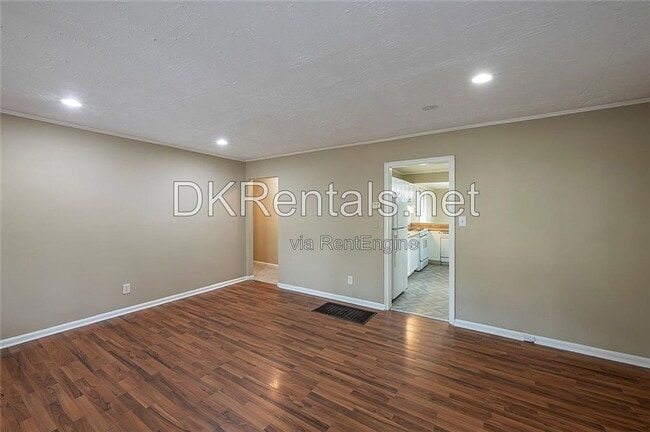 Photo - 808 Meadow Pl
