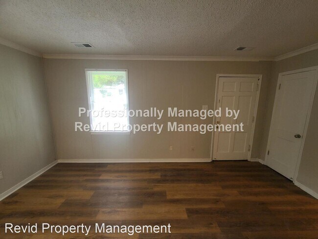 Photo - 2 br, 1 bath House - 3173 Gilmore Rd