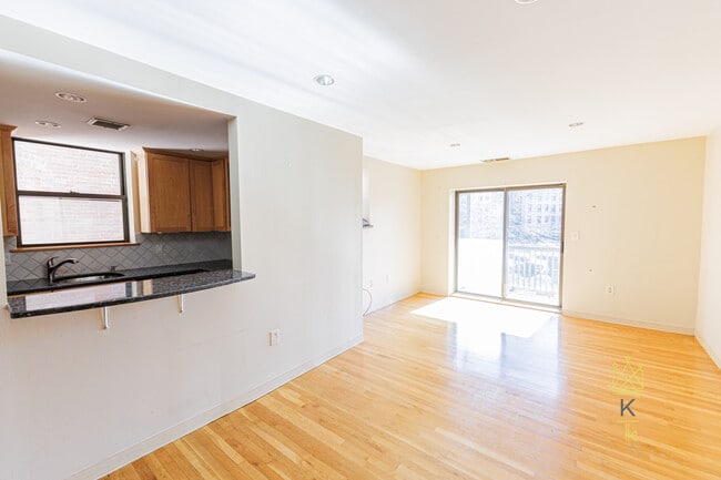 Building Photo - 90 Gainsborough St Unit 206