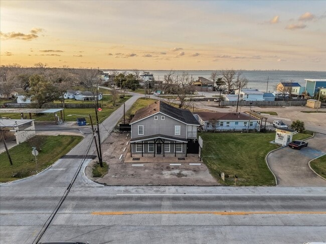 Building Photo - 114 Grand Ave