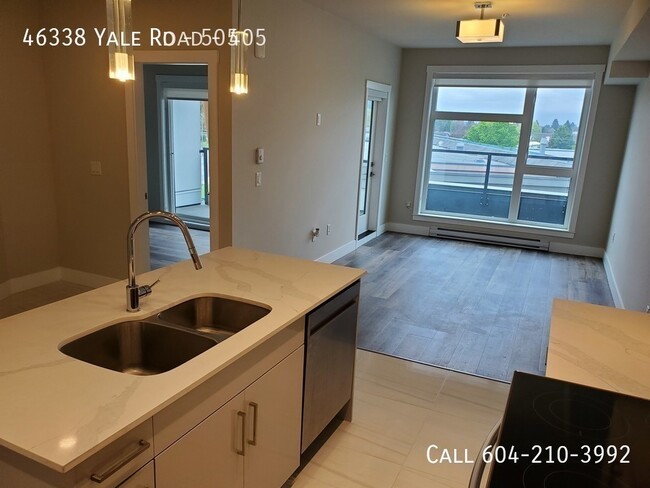 Photo - 5th Floor Corner Unit in Yaletown Living Unité 505