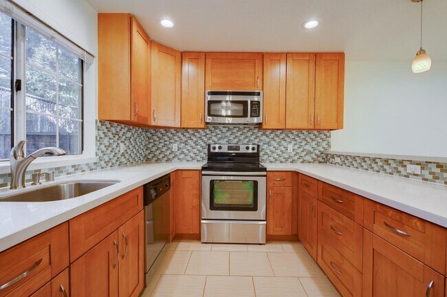 Photo - 1013 Woodside Rd