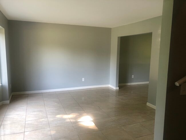 Photo - 10255 Wayne Rd