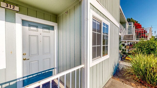 Photo - Bright first floor 2 bedroom with washer &...