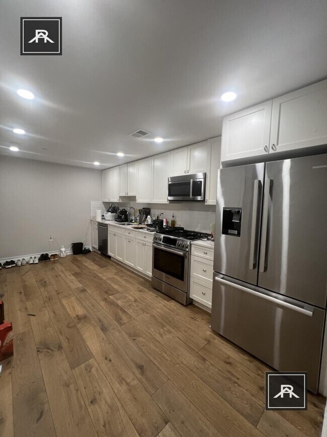Building Photo - 4 bedroom in Brighton MA 02135 Unit 1 Rental