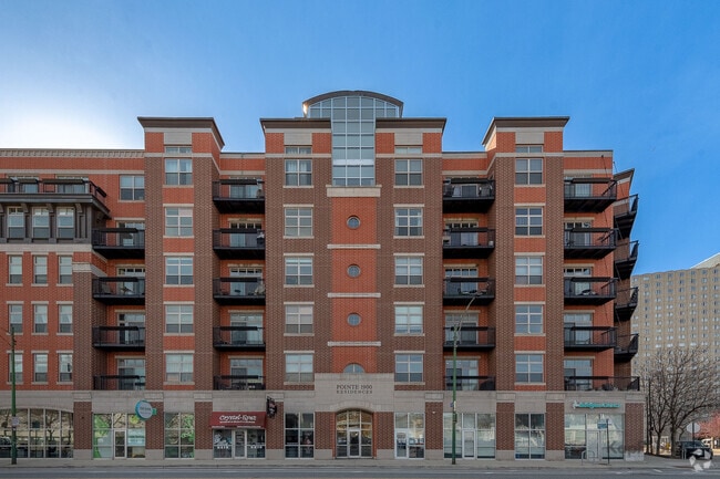 Building Photo - 1935 S Archer Ave Unit 314B Rental