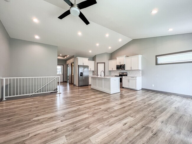 Photo - 1909 NE Little Beaver Dr