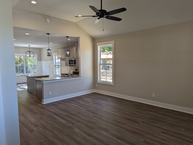 Photo - 505 W Preston St