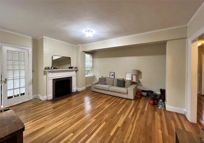 Photo - 7 Craigie Cir Unit 4