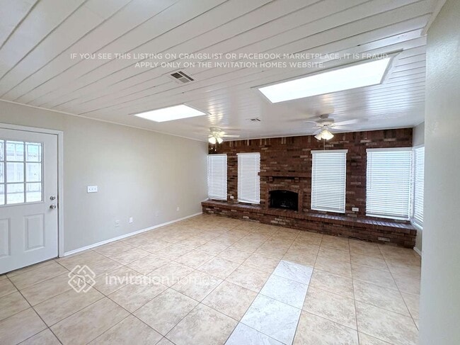 Photo - 656 S Robin Ln