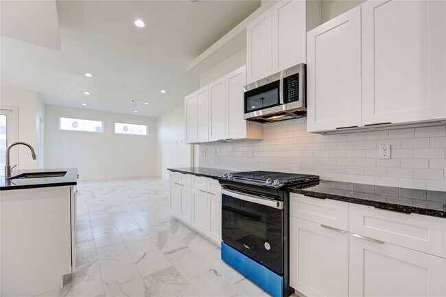 Photo - 2903 El Fenice Ln