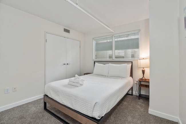 Photo - 125 W Market St Unit ID1035274P