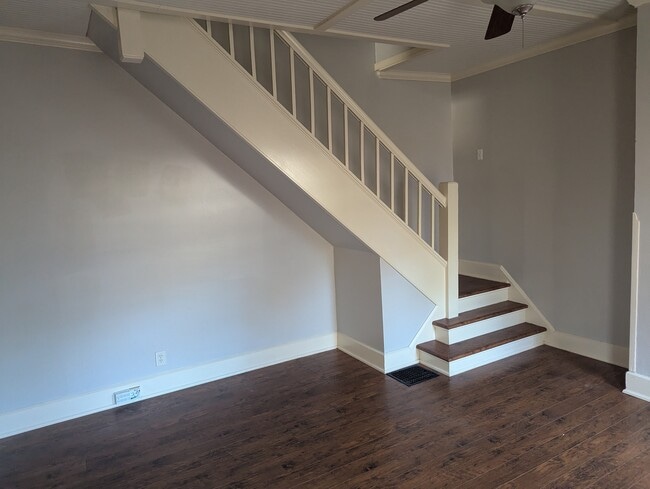 Photo - 748 Orange St