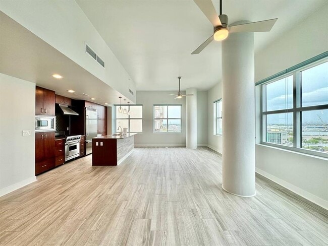 Photo - 1208 E Kennedy Blvd Unidad 834