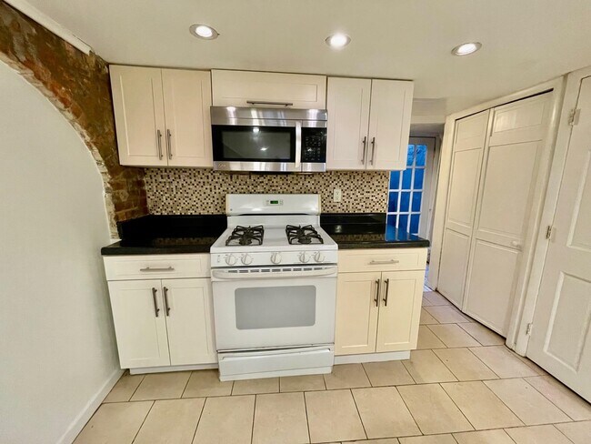 Photo - 352 Varick St Unidad 1