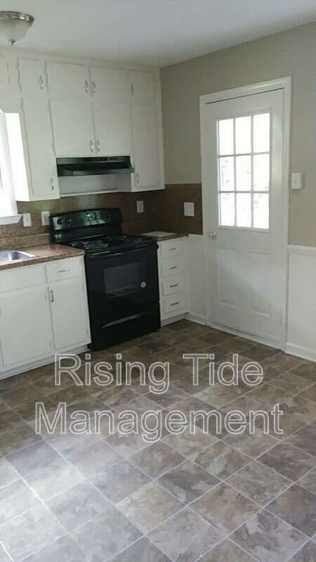 Photo - 3130 Sleepy Hollow Dr