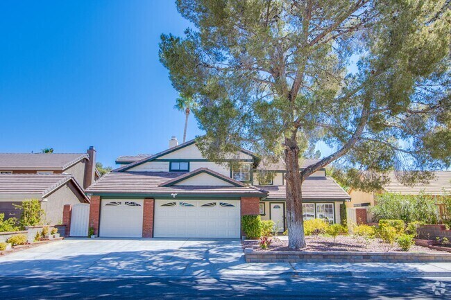 Building Photo - Spacious, Stylish, and Fully Furnished – L... Rental