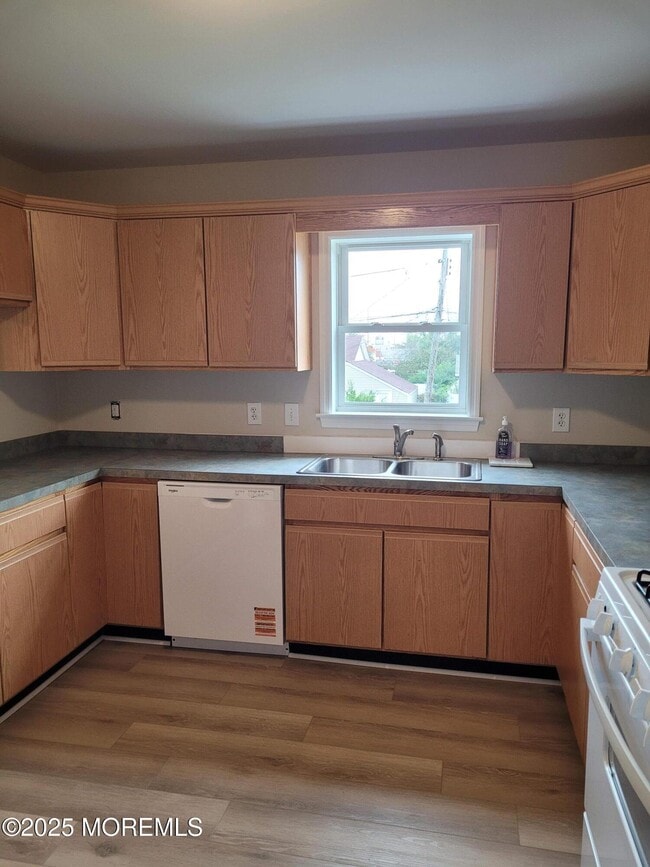 Photo - 2 Lillie Rd Unit 1