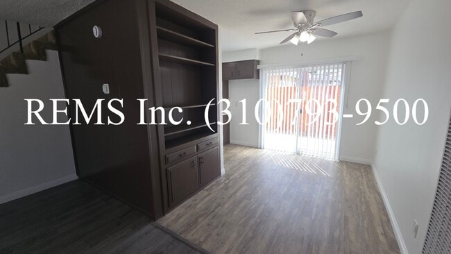 Photo - 2012 Marshallfield Ln Unit A