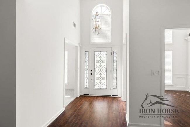 Photo - 379 Beech Hollow Trail SW