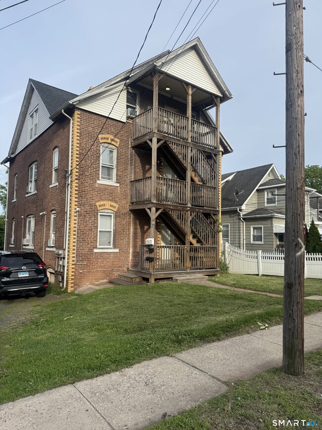 Building Photo - 445 New Britain Rd Unit 3rd flr