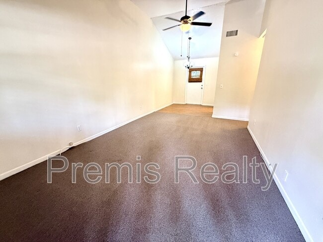 Photo - 1165 E Spruce St