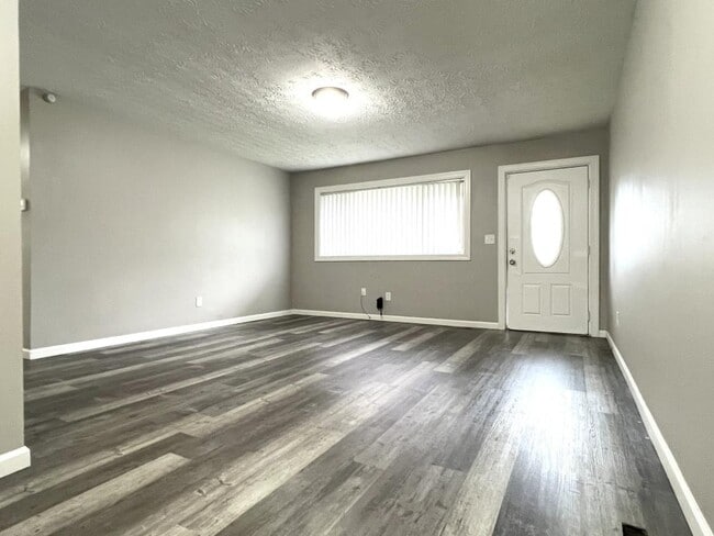 Photo - 77 Brookhaven Dr