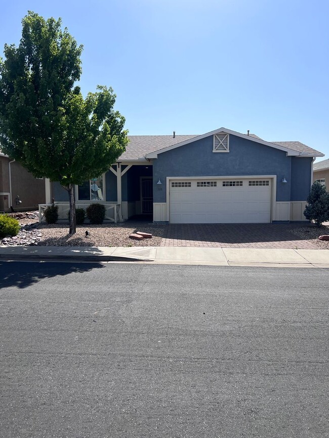 2 Bedroom, 2 Bath with a Den/Office backs ... - 2 Bedroom, 2 Bath with a Den/Office backs ... House