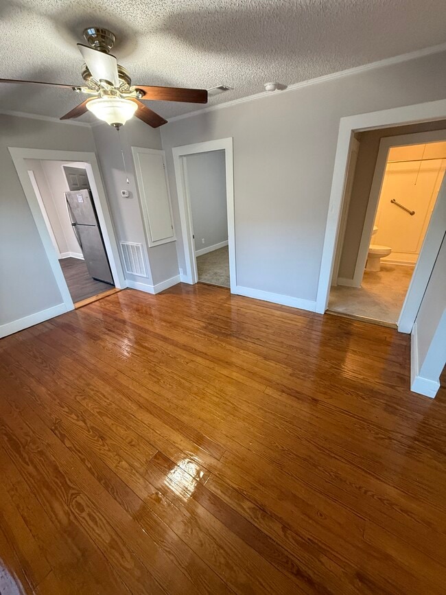 Photo - 2308 Albany St