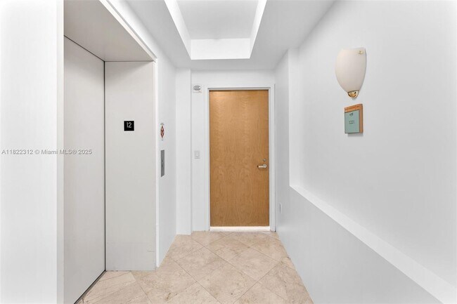 Photo - 19400 Turnberry Way Unidad 1221