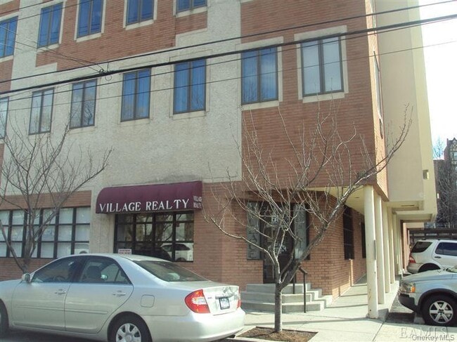 Building Photo - 88 Lake Ave Unit 4-A