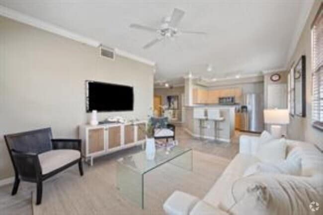 Building Photo - 533 NE 3rd Ave Unit 417 Rental