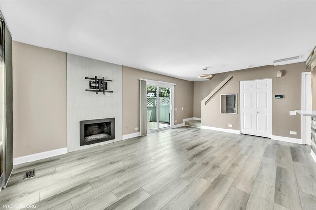 Photo - 436 Yorktown Ct