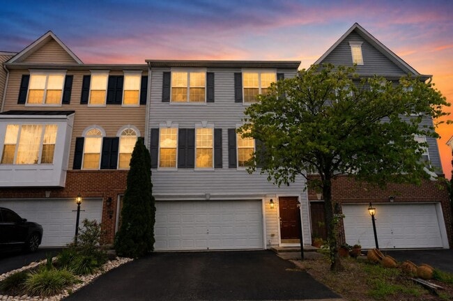 Building Photo - 2347 Battery Hill Cir