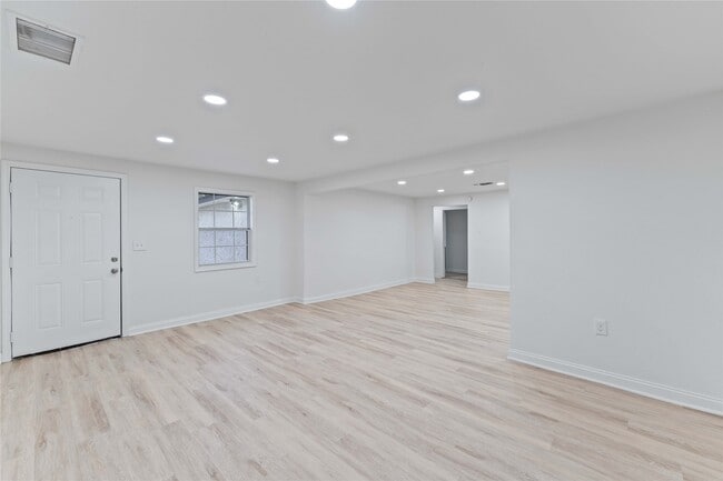 Photo - 2101 W Gulf St