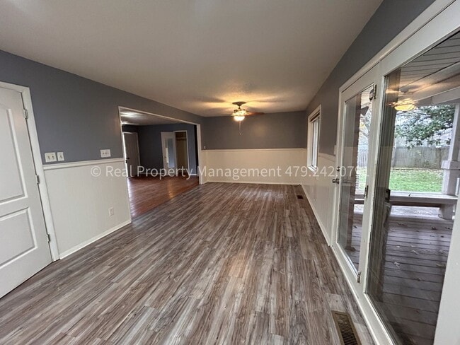 Photo - 1901 S 72nd St