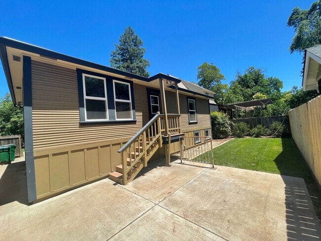 Photo - Beautiful 3 Bed 2 Bath House in Great Location! Must See!