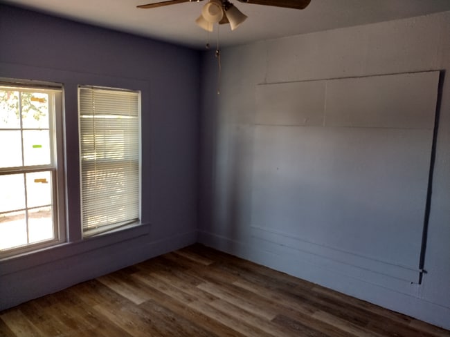 Photo - 1810 Avenue R