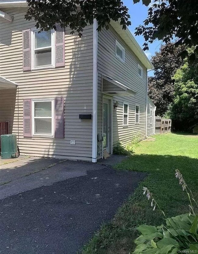 Building Photo - 11 Cherry St Unit B