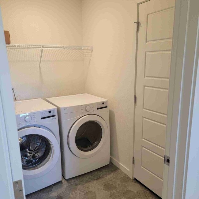 Photo - 323 Condor Wy