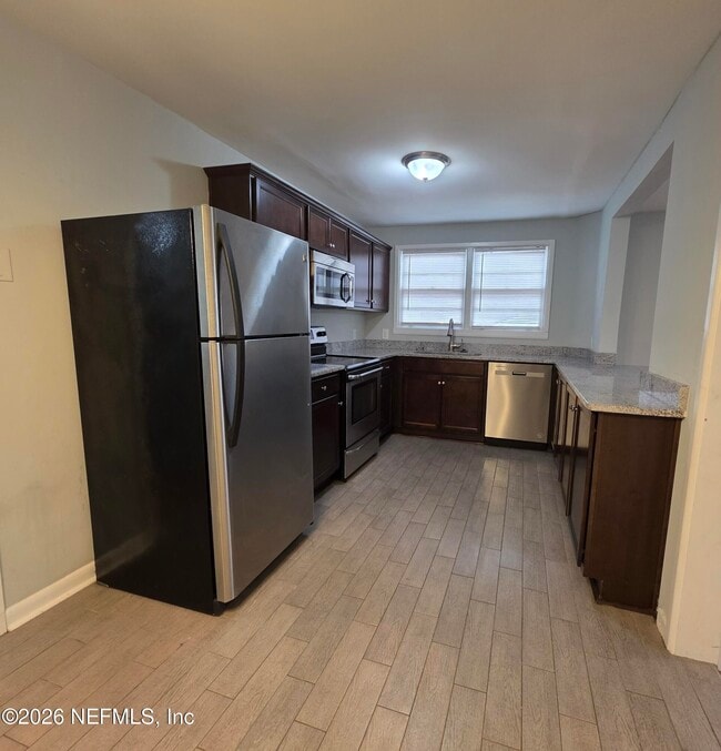 Photo - 1265 Donald St