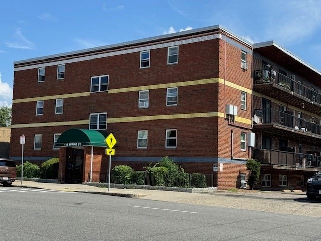 Building Photo - 116 Spring St Unit 1 Rental