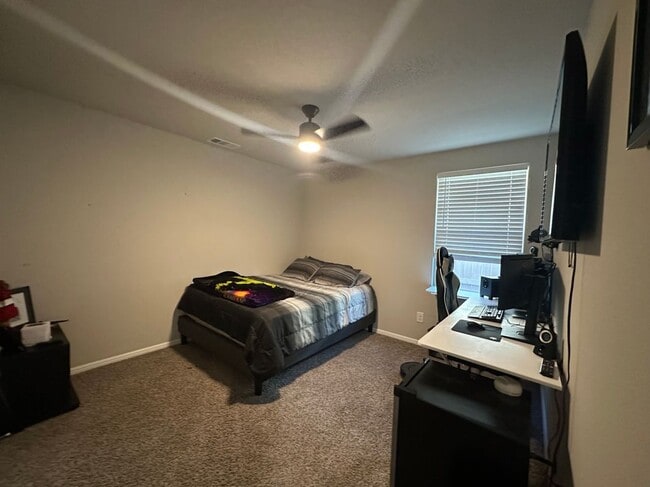 Photo - 6212 Oracle Dr