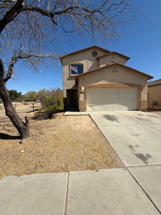 Building Photo - FOR RENT