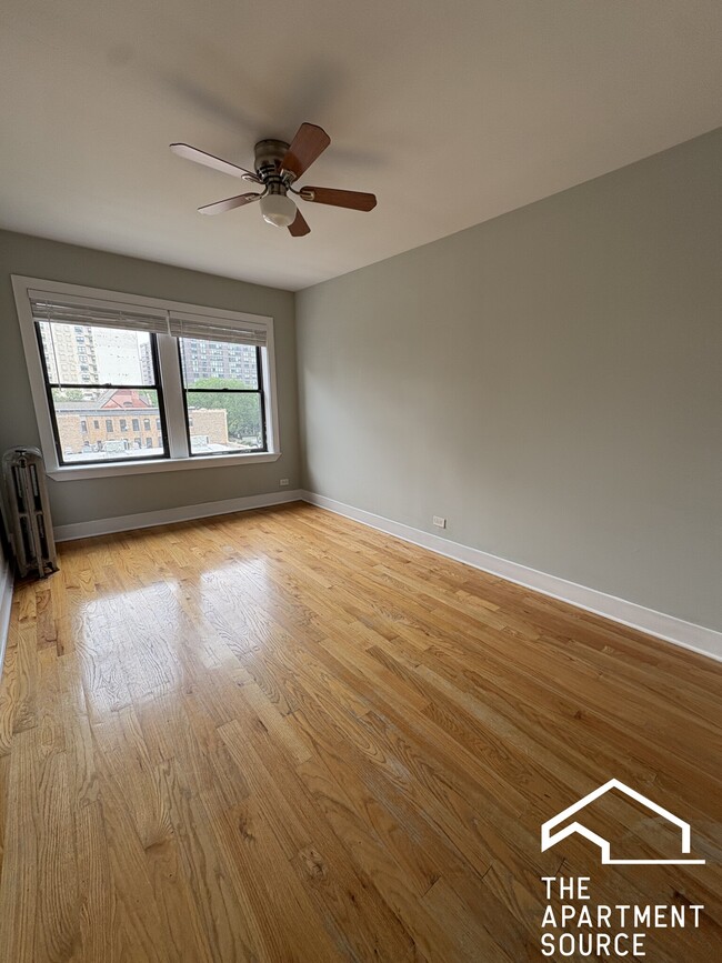 Photo - 1154 N Dearborn St