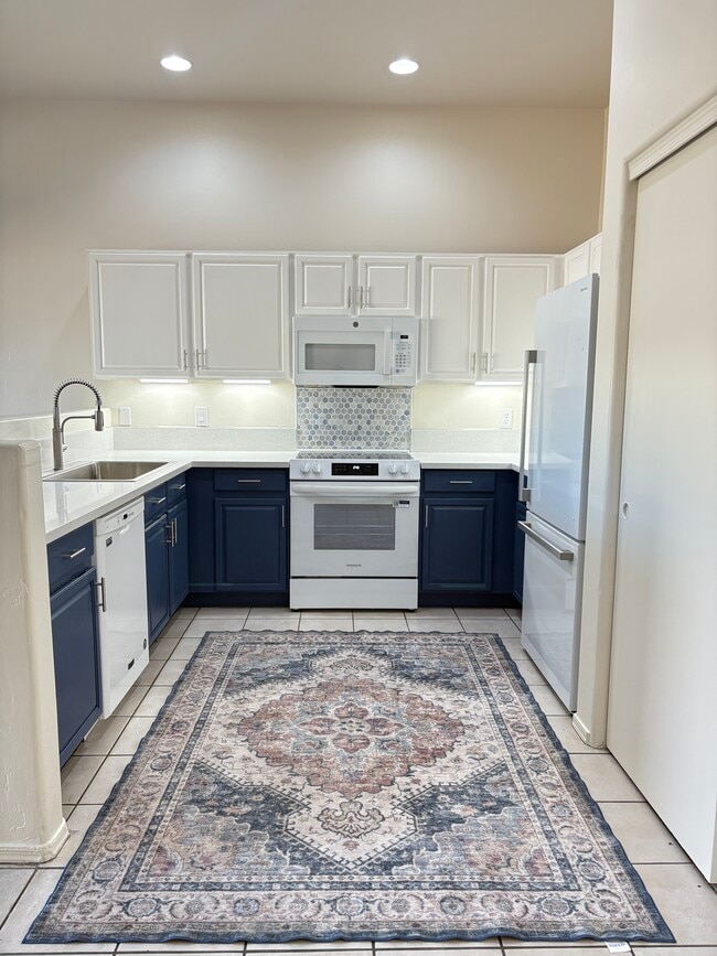 Building Photo - 8519 E Seabury Ct Unit 2