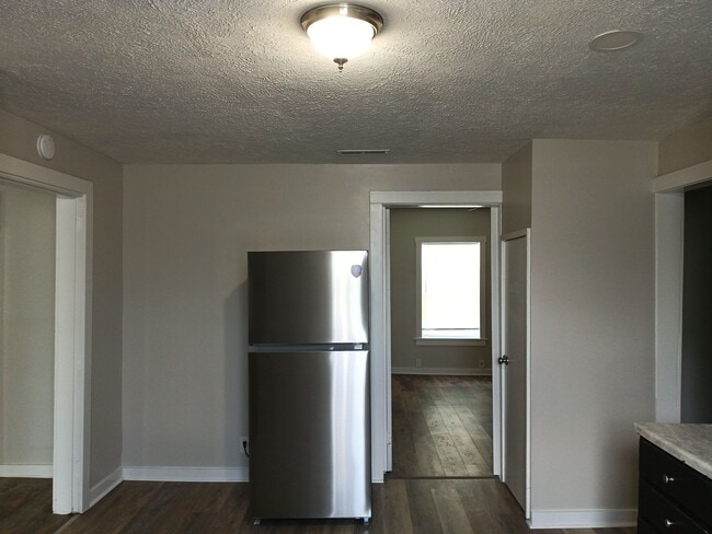 Photo - 130 Mobile St