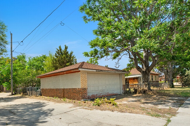 2 car detached Garage